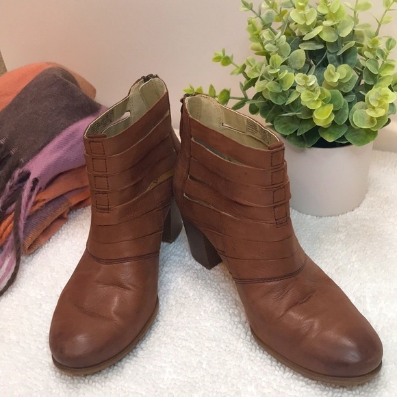 Josef Seibel Brown Leather Strappy Cutout Booties Size 9 Stacked Heel - Picture 2 of 12